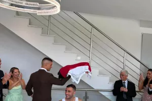 Ο Πιέρος στο πλευρό του Κωνσταντίνου (Φώτος kerkida)
