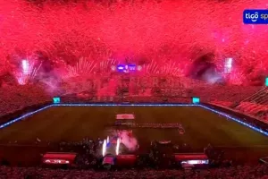 Μυθικό show με χιλιάδες πυροτεχνήματα για την επιστροφή της Παραγουάης σε Μουντιάλ!