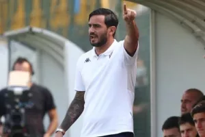 Ο Ακουϊλάνι στη θέση του Γκρόσο