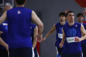 Στην Ρουμανία για να κλειδώσει την πρωτιά η Εθνική Ελλάδος