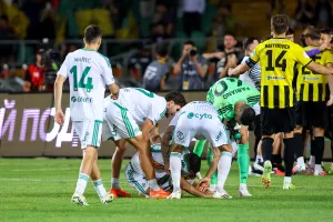 Ψηλά το κεφάλι Νικόλα