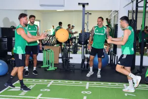 Γήπεδο και γυμναστήριο (φώτος) 