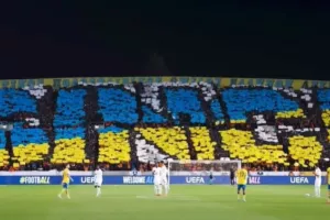 Σπρώχνει τους ΑΠΟΕΛίστες!