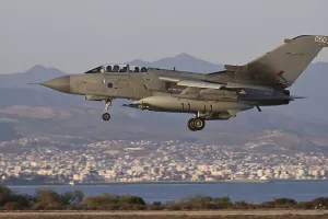 Το Ακρωτήρι μετατρέπεται σε απόρθητο φρούριο