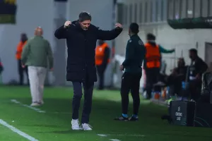 ΕΠΙΣΗΜΟ για Oliver Glasner με συμβόλαιο ρεκόρ