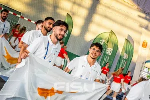 Με υπερηφάνεια, η κυπριακή αποστολή παρέλασε μαζί με τις υπόλοιπες χώρες