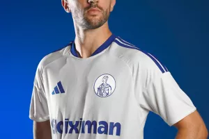 Πόζαρε με τα "κυανόλευκα" ο Ožbolt