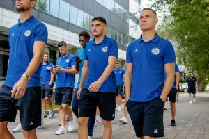 Στο Καζακστάν η Sutjeska – Στο βάθος η Ομόνοια