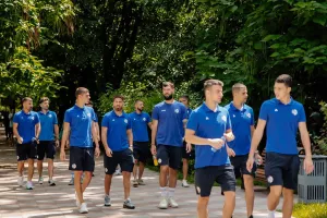 Στο Καζακστάν η Sutjeska – Στο βάθος η Ομόνοια