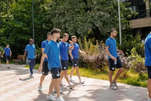 Στο Καζακστάν η Sutjeska – Στο βάθος η Ομόνοια
