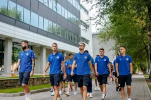 Στο Καζακστάν η Sutjeska – Στο βάθος η Ομόνοια