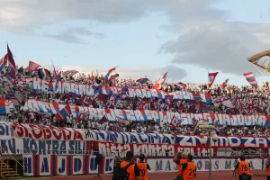 Καλή ομάδα, δυνατή έδρα-Ψηλό εμπόδιο!