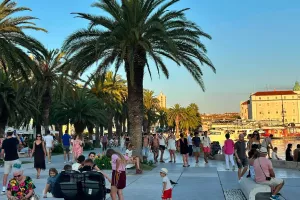 Πολυκοσμία και καλοκαιρινή διάθεση στο Σπλιτ (Φώτος kerkida)