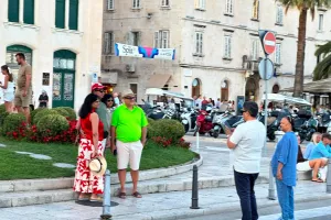 Πολυκοσμία και καλοκαιρινή διάθεση στο Σπλιτ (Φώτος kerkida)