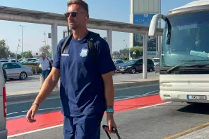 To kerkida στο αεροδρόμιο/ΑΝΑΧΩΡΗΣΗ Απόλλων