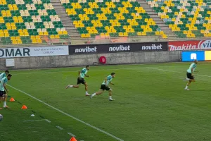 (Βίντεο-Φώτος kerkida) Η προπόνηση της ΑΕΚ ενόψει Μπεϊτάρ