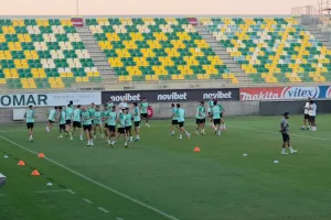 (Βίντεο-Φώτος kerkida) Η προπόνηση της ΑΕΚ ενόψει Μπεϊτάρ