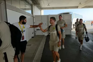 (ΦΩΤΟΣ kerkida) Η άφιξη της ΑΕΚ 