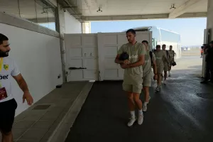 (ΦΩΤΟΣ kerkida) Η άφιξη της ΑΕΚ 