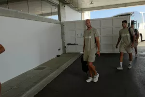 (ΦΩΤΟΣ kerkida) Η άφιξη της ΑΕΚ 