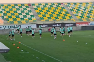 (Βίντεο-Φώτος kerkida) Η προπόνηση της ΑΕΚ ενόψει Μπεϊτάρ