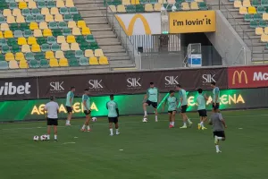 (Βίντεο-Φώτος kerkida) Η προπόνηση της ΑΕΚ ενόψει Μπεϊτάρ