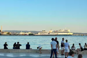 Πολυκοσμία και καλοκαιρινή διάθεση στο Σπλιτ (Φώτος kerkida)