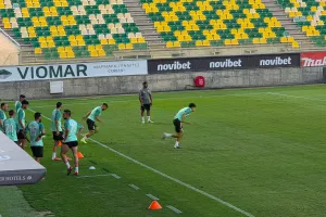(Βίντεο-Φώτος kerkida) Η προπόνηση της ΑΕΚ ενόψει Μπεϊτάρ
