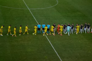(Βίντεο kerkida) Η είσοδος στο "Stadion Ilie Oana" 