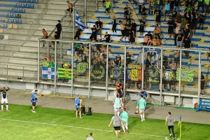 Αριθμητικά λιγότεροι, ψυχικά "παρόντες" μέχρι τέλους