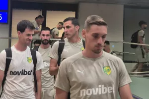 (Φώτος Kerkida) Έφτασε... Ρουμανία η ΑΕΚ