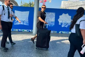 To kerkida στο αεροδρόμιο/ΑΝΑΧΩΡΗΣΗ Απόλλων