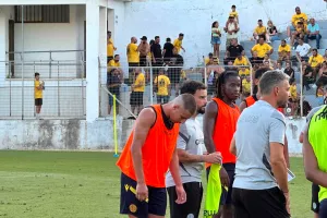 (Βίντεο/Φώτος Kerkida) Η ανοιχτή προπόνηση της ΑΕΛ