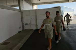(ΦΩΤΟΣ kerkida) Η άφιξη της ΑΕΚ 