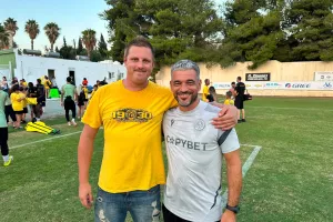 (Φώτος Kerkida) Υπογραφές, χαμόγελα, πόζες!