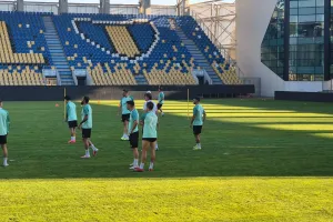 (Βίντεο-Φώτος kerkida) Η προπόνηση της ΑΕΚ στο "Stadion Ilie Oana"