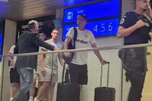 (Φώτος Kerkida) Έφτασε... Ρουμανία η ΑΕΚ