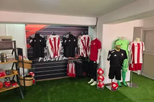 (ΒΙΝΤΕΟ/ΦΩΤΟΣ Kerkida) Μέσα... στην ανανεωμένη μπουτίκ της Νέας Σαλαμίνας!