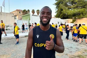 (Φώτος Kerkida) Υπογραφές, χαμόγελα, πόζες!