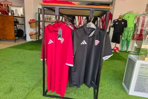 (ΒΙΝΤΕΟ/ΦΩΤΟΣ Kerkida) Μέσα... στην ανανεωμένη μπουτίκ της Νέας Σαλαμίνας!
