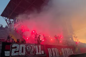 (ΦΩΤΟΣ Kerkida) Ατμόσφαιρα... με πυρσούς από τους Σαλαμιναίους!