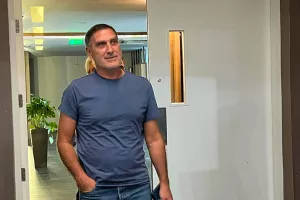 ΕΚΕΙ...ο Γιάννος
