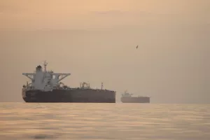 Οι Φρουροί της Επανάστασης ανακοίνωσαν ότι έπληξαν δύο δεξαμενόπλοια
