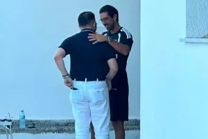 Μεταγραφικό... τετ-α-τετ; (Απόλλων)