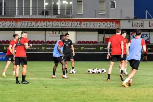 (ΦΩΤΟΣ Kerkida) Η παρουσίαση της Νέας Σαλαμίνας