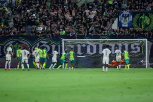 ΑΕΚ-Beitar Jerusalem: Πλήρωσε ένα λάθος... αλλά είναι ζωντανή (φώτος)