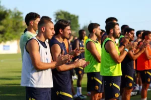 (Βίντεο/Φώτος Kerkida) Η ανοιχτή προπόνηση της ΑΕΛ