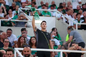 Ομόνοια - Καϊράτ: Προηγήθηκε με Ανδρέου, άντεξε με 10 παίκτες και έβαλε τις βάσεις!