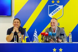 Mόνο με... Παπαδόπουλους!