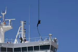 (Φώτος) Άσκηση με σενάριο τρομοκρατικής επίθεσης στο λιμάνι